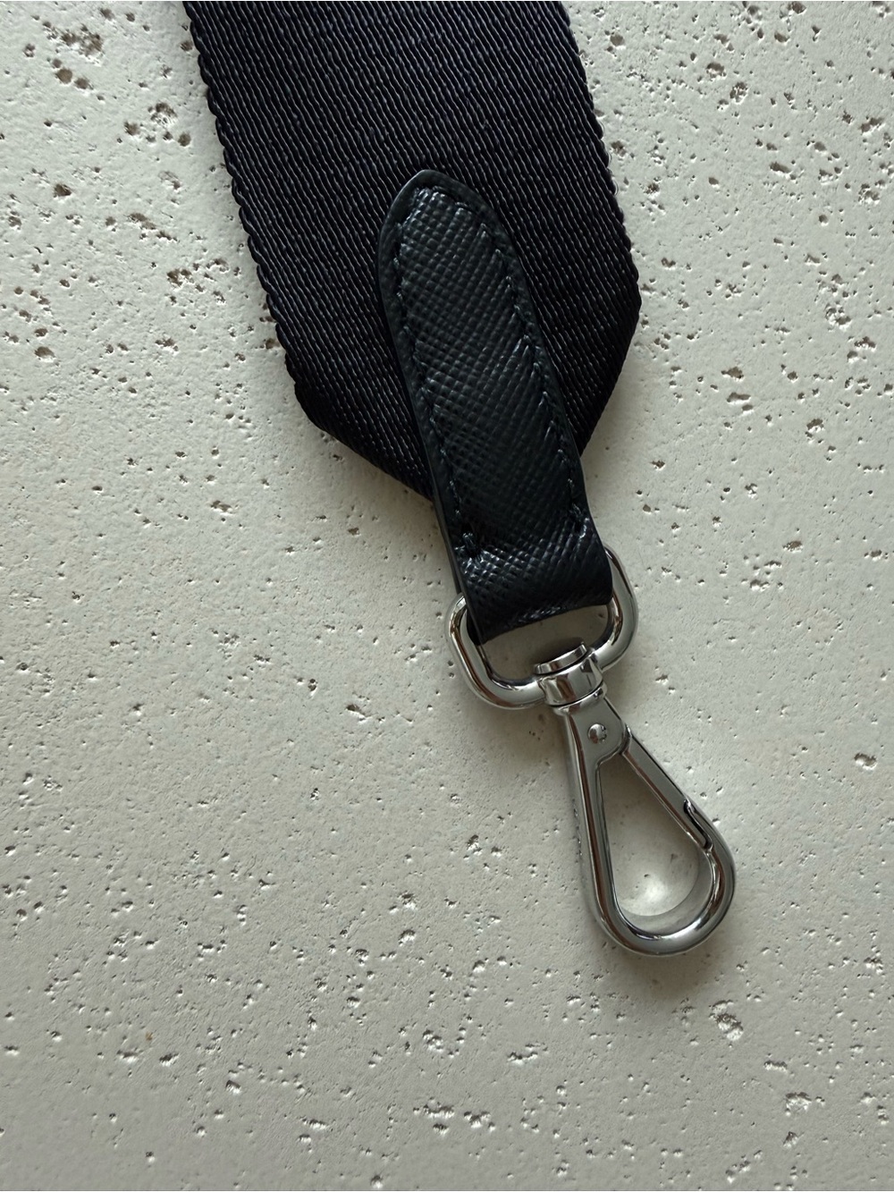 Prada Re-Edition 2005 detachable logo strap with pouch - Picture 6 of 13